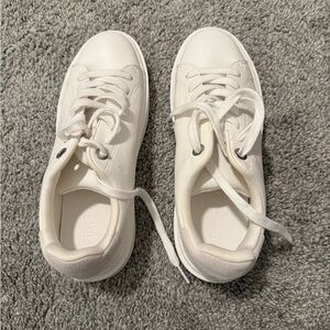 Steve Madden Classic White Lace-Up Sneakers